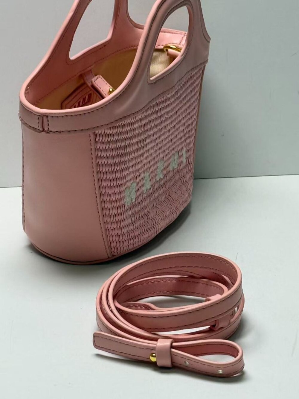 Marni Women's Pink Bag - Picture 3 of 7